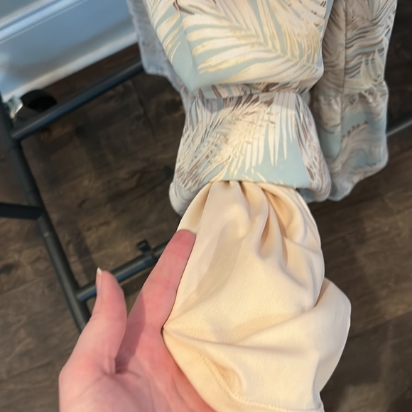 Beach dress with sea foam color. Cream and brown leaves. Size L. Smoke free home - Picture 4 of 7